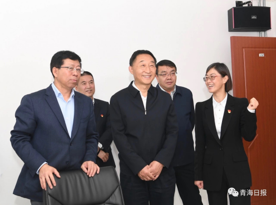 省委副書記、代省長(zhǎng)劉寧在副省長(zhǎng)王黎明等領(lǐng)導(dǎo)的陪同下視察物產(chǎn)集團(tuán)