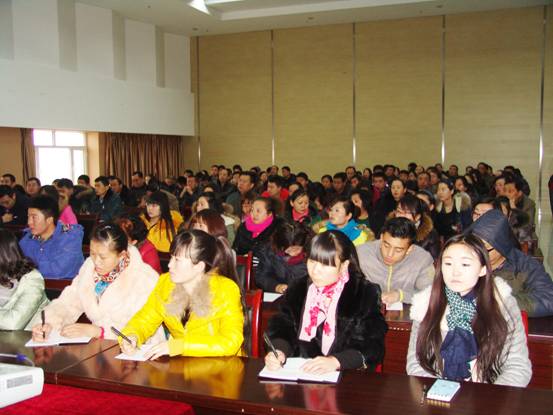 內(nèi)強(qiáng)個(gè)人素質(zhì)，外塑企業(yè)形象